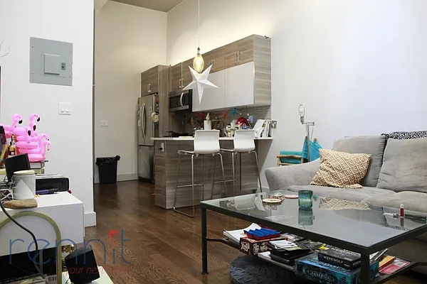 Rented by Rennit Inc. | media 22