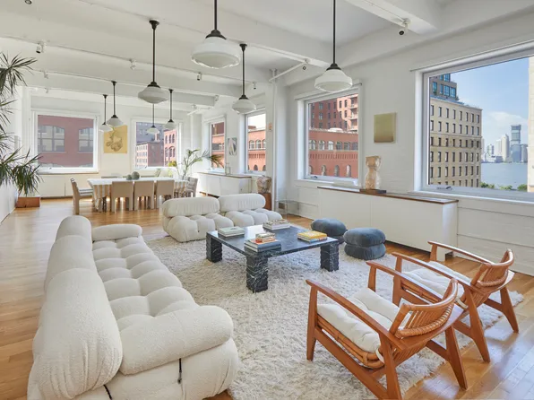 427 Washington Street image 1 of 17