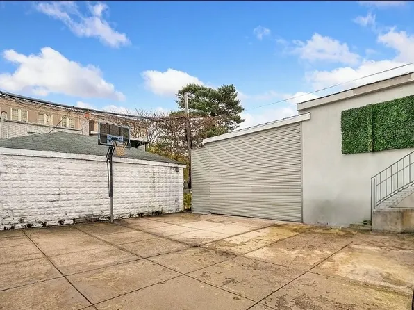 1669 East 32nd Street image 15 of 15