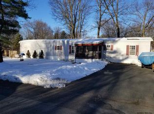 55 Fishlake Ave, Niverville, NY 12130