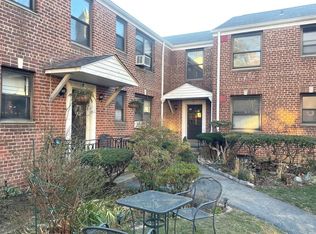 17 Rockledge Rd APT 2B, Hartsdale, NY 10530