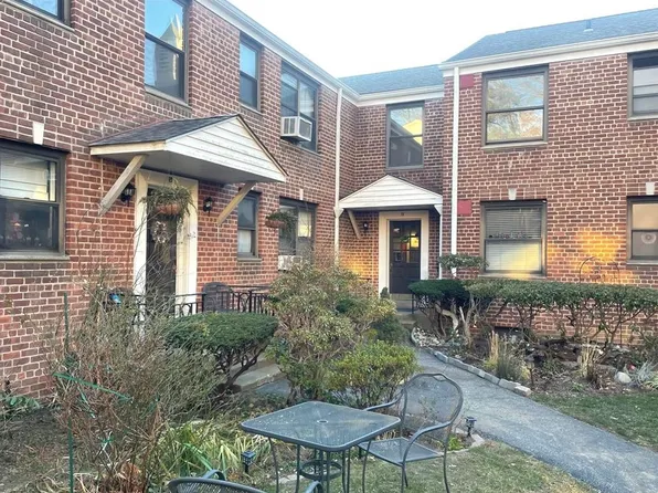 17 Rockledge Rd APT 2B, Hartsdale, NY 10530