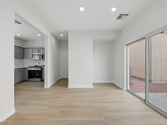 4th image of 1004 Sunny Acres Ave