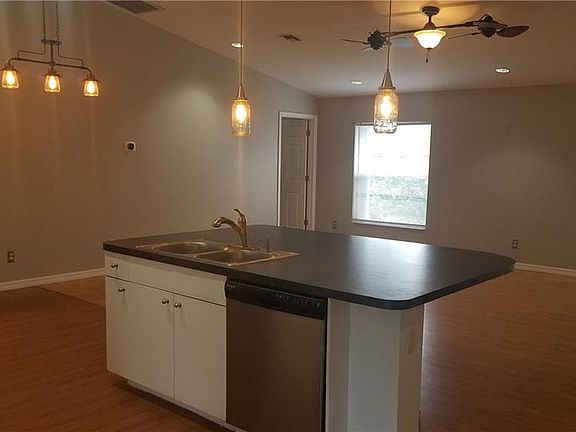 5th image of 1305 SW 18th Ter