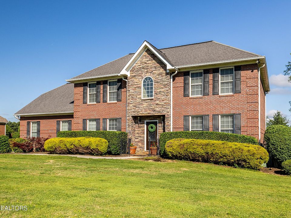 2nd image of 2223 Rockingham Dr