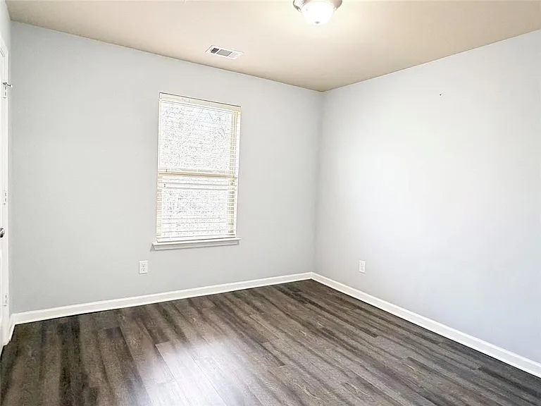 3712 Brockenhurst Dr — Photo 3