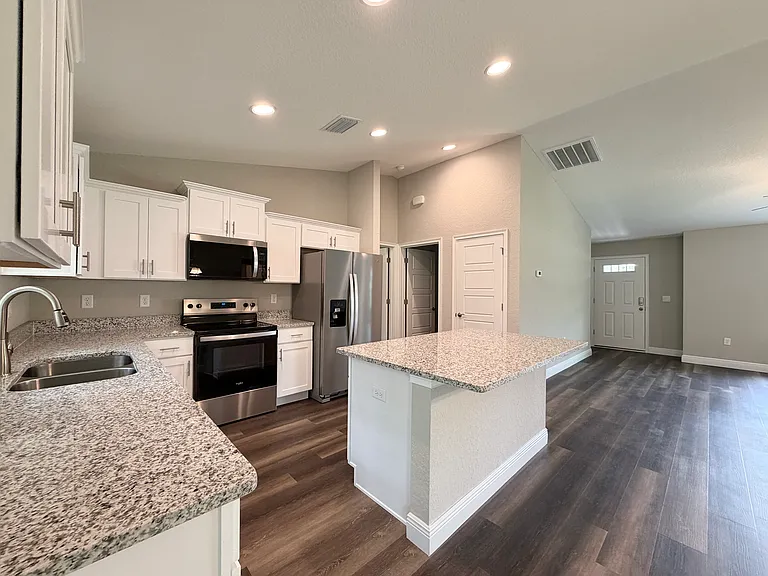 8138 N Dyke Way — Photo 5