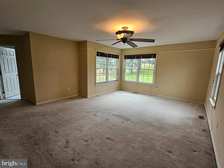 223 Pinecrest Ln — Photo 15
