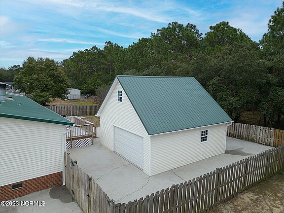 3rd image of 826 Sago Bay Drive