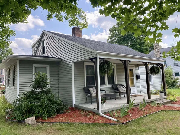 320 Church St, Jonesville, MI 49250