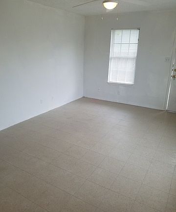 4th image of 3143 La Violeta St