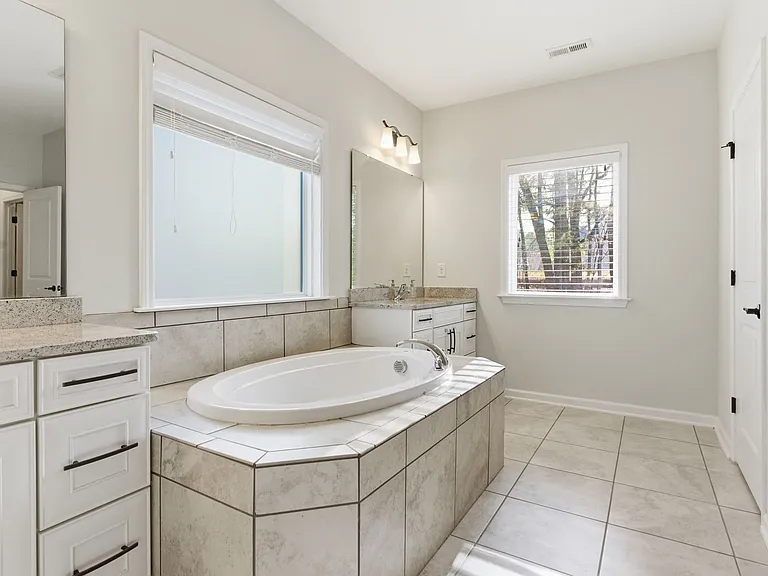 721 Vine Pond Ct — Photo 20