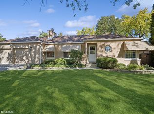 3412 Linneman St, Glenview, IL