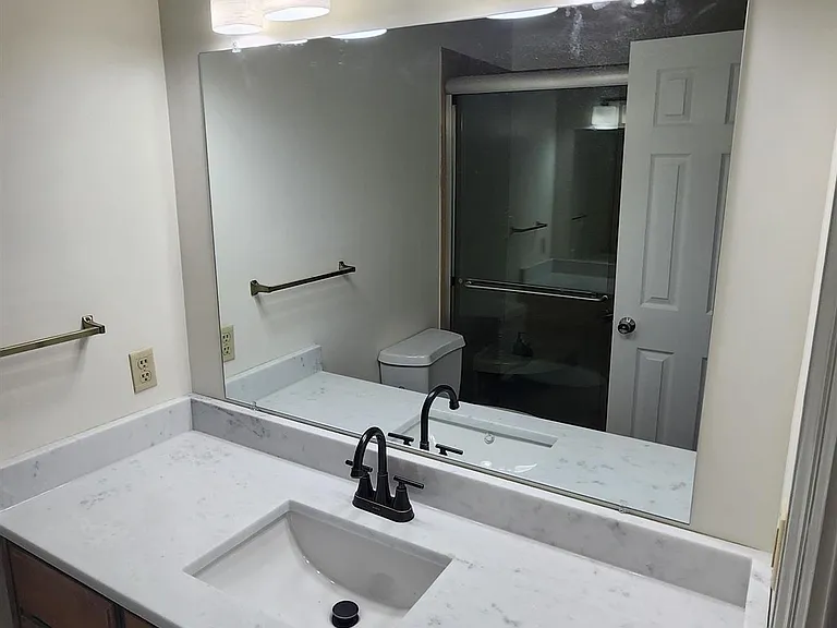 203 Springdale Dr #1 — Photo 32