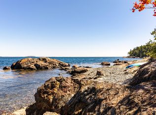 6-2 Belfast Rd, Camden, ME 04843