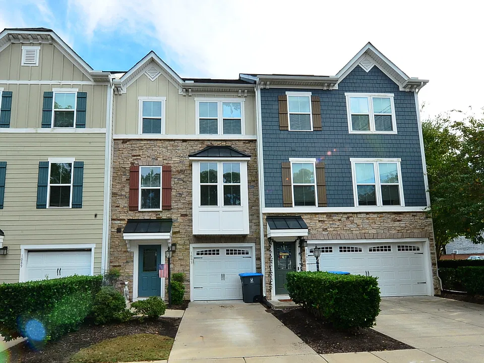 1093 Fleming Dr
