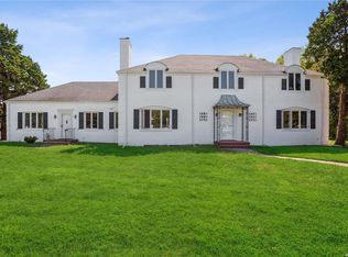64 E Roe Blvd, Patchogue, NY 11772