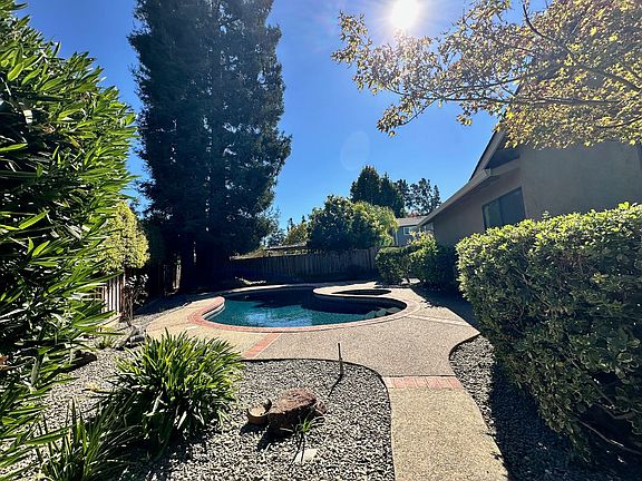 5th image of 2480 Porterfield Ct