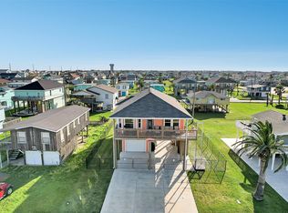 4130 Navarro Dr, Galveston, TX 77554