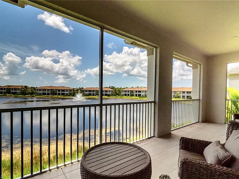 8008 Signature Club Cir — Photo 22