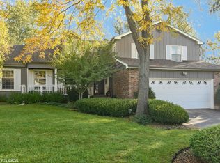 1001 S Mallard Dr, Palatine, IL 60067
