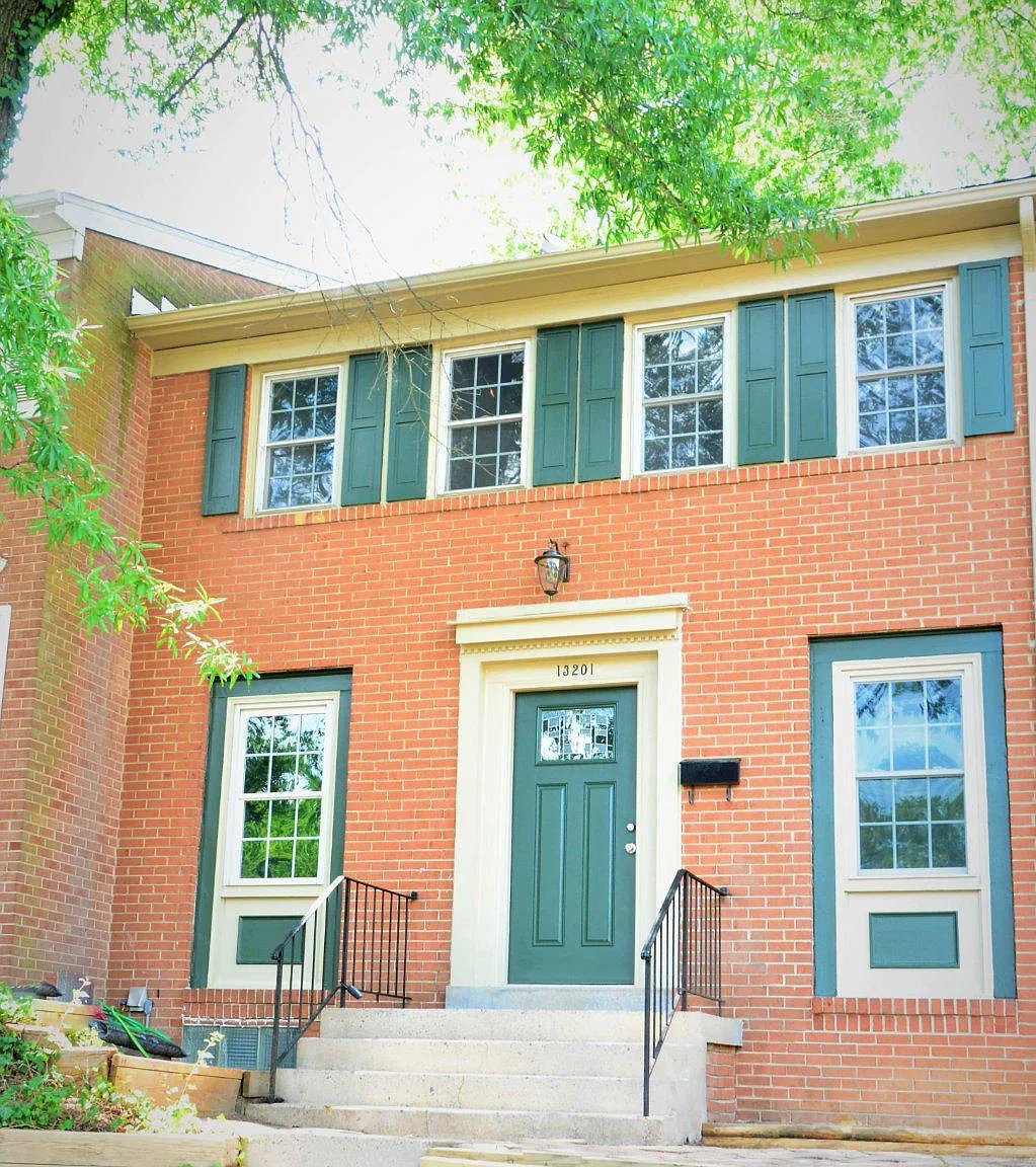 3 bed, 3.0 bath, 1936 sqft, $2,550 — Photo 1