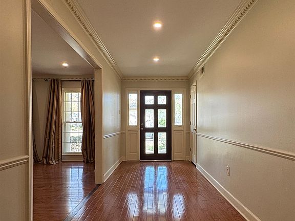 2nd image of 7071 Riverwood St
