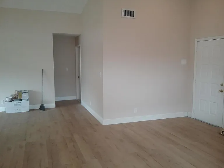 21071 Woodspring Ave — Photo 22