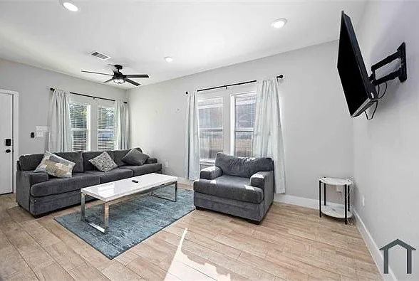 4518 Newberry St #B — Photo 8
