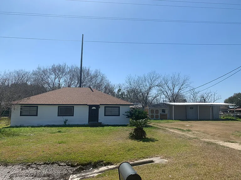 10704 State Highway 185 S — Photo 49