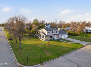 436 2nd Ave E, Halstad, MN 56548