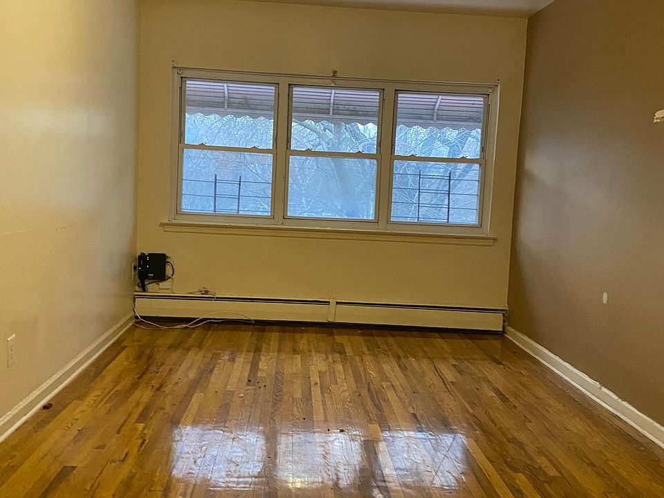 1st image of 3962 Bronx Blvd Floor 3