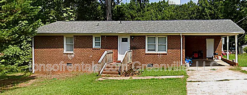 3 bed, 1.5 bath, 1075 sqft, $1,150 — Photo 1