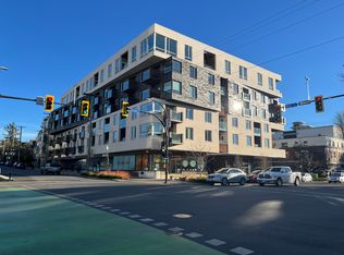 1033 Cook St, Victoria, BC V8V3X5