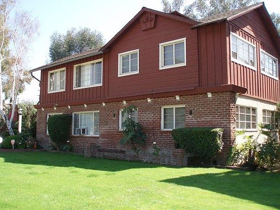 2nd image of 11954 Moorpark St APT 3