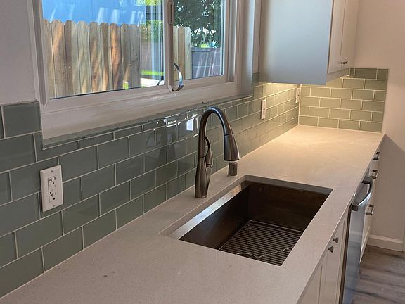 3rd image of 6614 Gazette Ave
