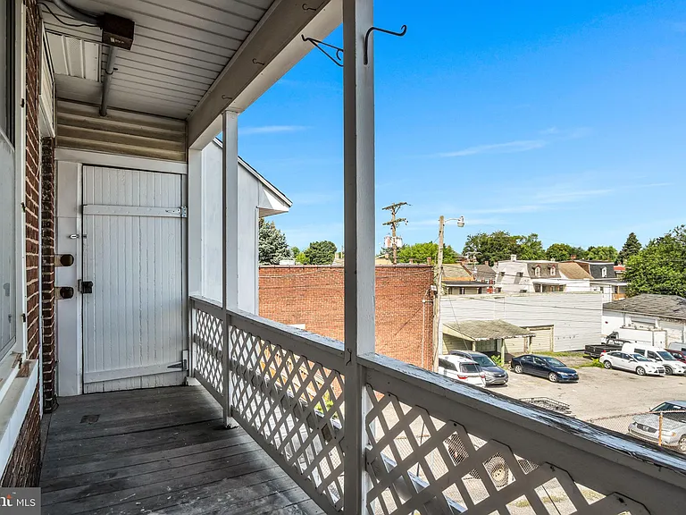 727 E Market St — Photo 19
