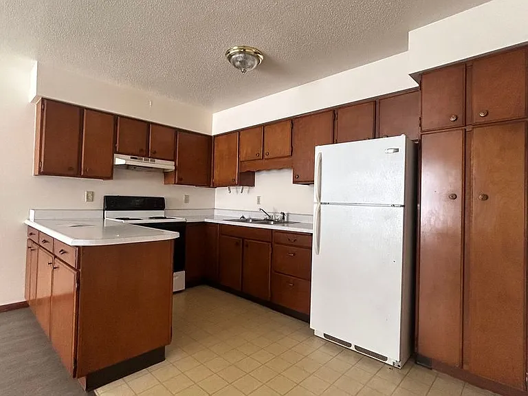 948 N Kelly St — Photo 2