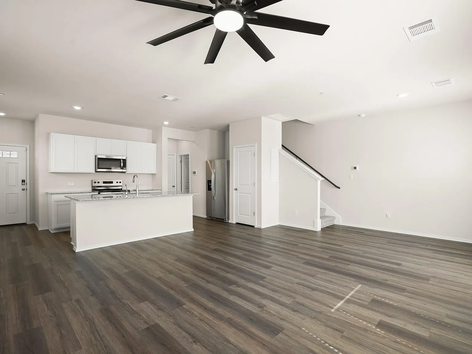 3 bed, 2.5 bath, 1713 sqft, $2,250 — Photo 2