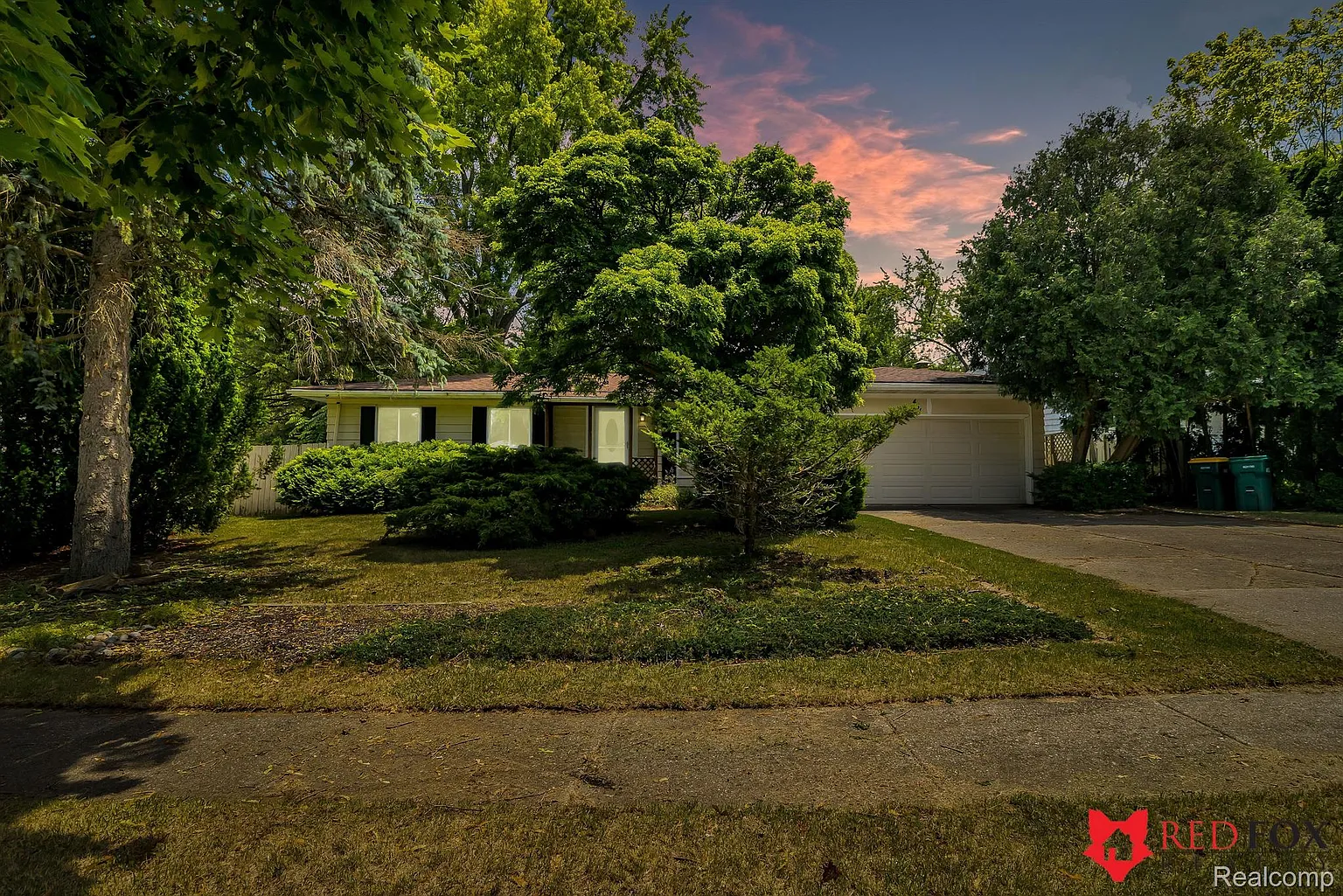 451 Windmill Point Dr photo 1