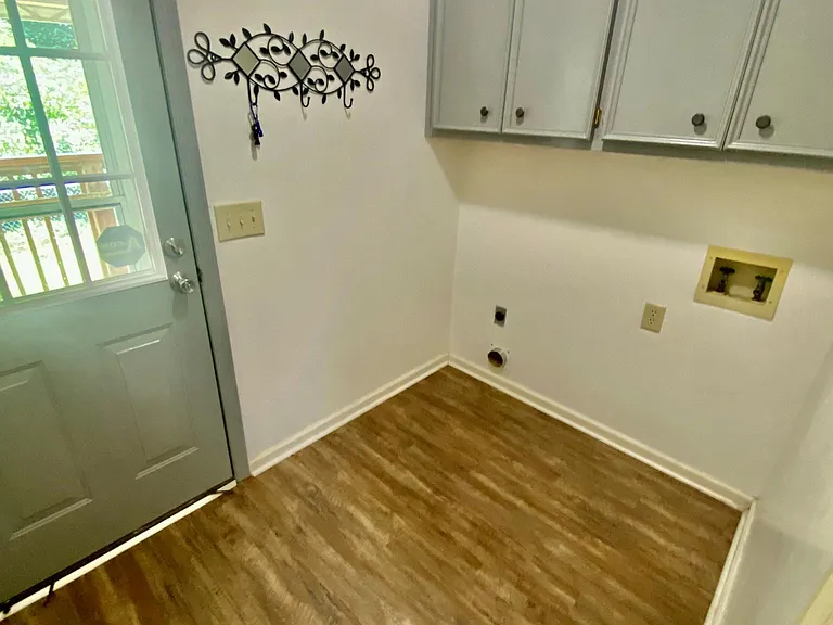 7036 Stoneybrook Dr — Photo 10