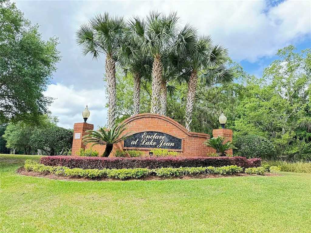 4 bed, 3.5 bath, 2820 sqft, $3,500 — Photo 2