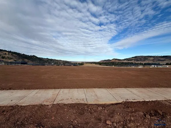 2774 SW Eetclover Cir, Spearfish, SD 57783