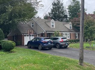 31 Arnold St, Old Greenwich, CT 06870