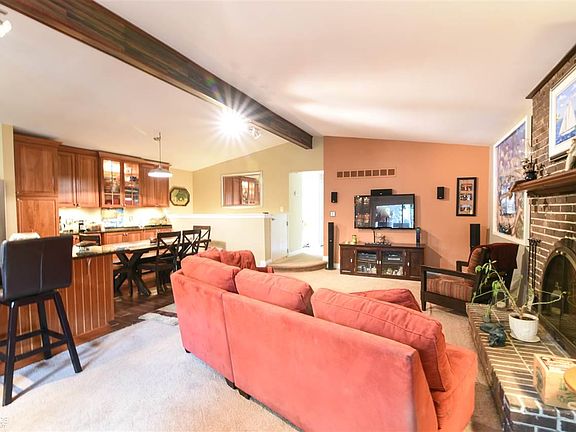 4th image of 1664 Crimson Dr