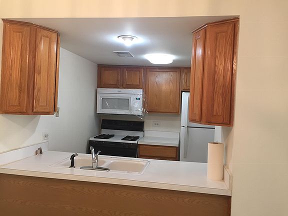 5th image of 1880 Huntington Blvd APT F