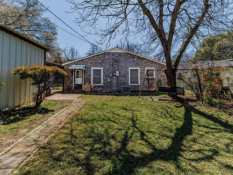 3017 Colonial Ave — Photo 10