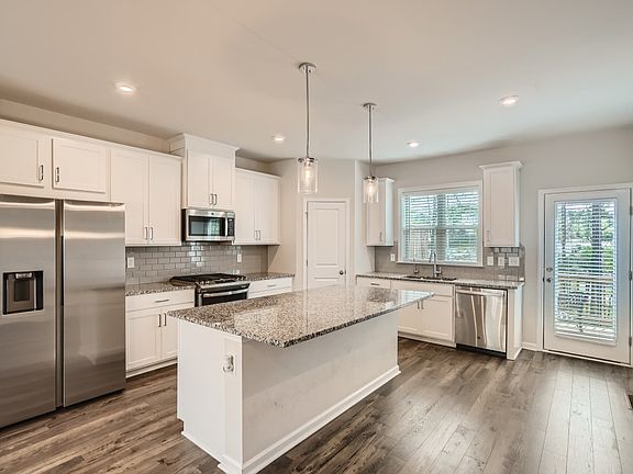 4th image of 3507 Hidden Valley Cir