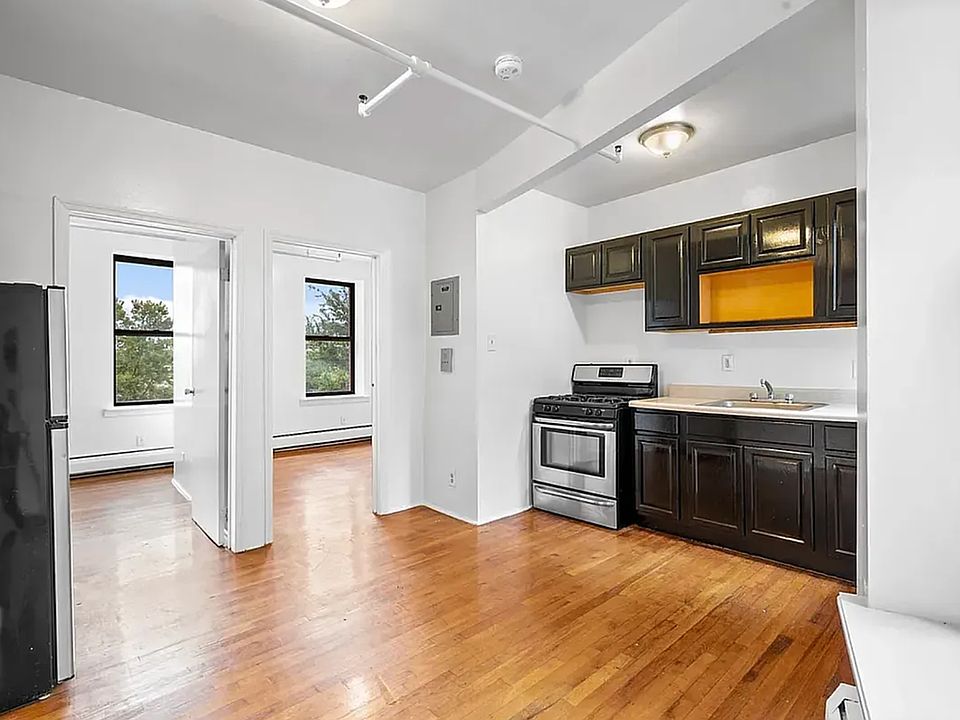 1st image of 375 Pleasant Ave APT 3A