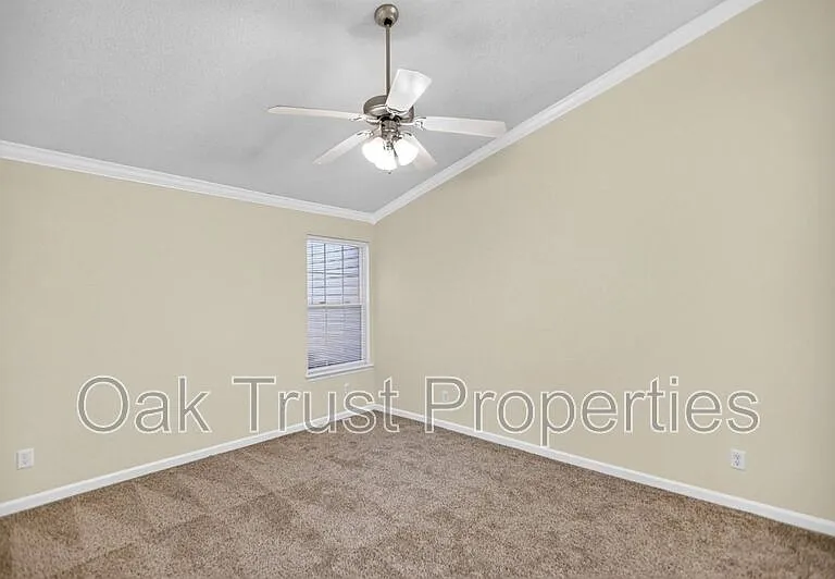 7939 Vermont Rd — Photo 15